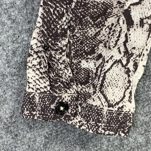 Dynamite Tie Front Blouse NWT Women L Brown Snake Print Cropped 3 Buttons - Picture 9 of 12